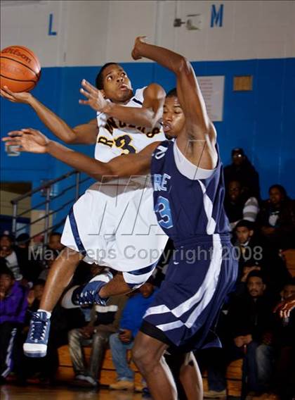 Thumbnail 3 in Forest Hills vs Canarsie (Queens Jam Christmas Classic) photogallery.