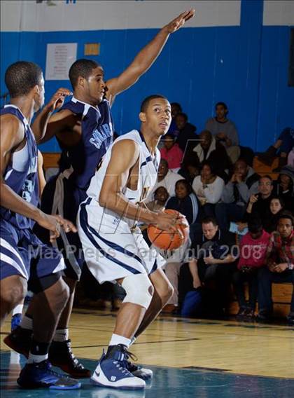 Thumbnail 3 in Forest Hills vs Canarsie (Queens Jam Christmas Classic) photogallery.