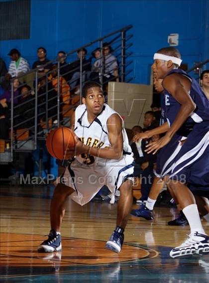 Thumbnail 1 in Forest Hills vs Canarsie (Queens Jam Christmas Classic) photogallery.