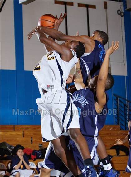 Thumbnail 1 in Forest Hills vs Canarsie (Queens Jam Christmas Classic) photogallery.