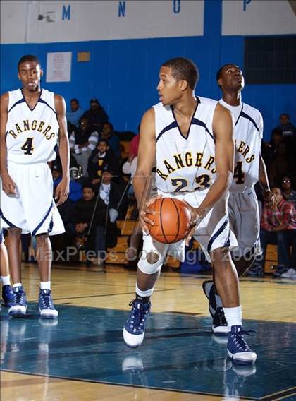Thumbnail 3 in Forest Hills vs Canarsie (Queens Jam Christmas Classic) photogallery.