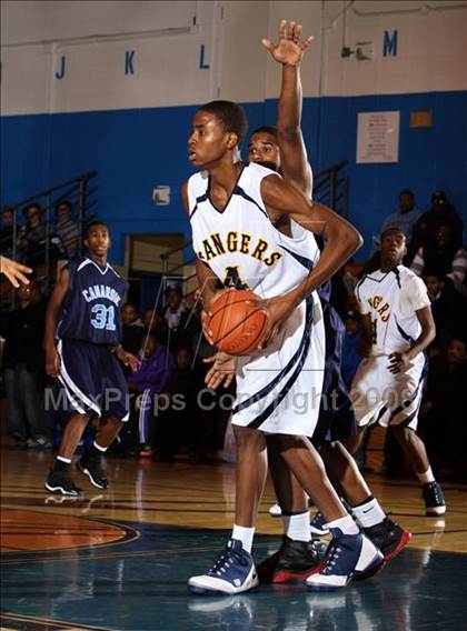 Thumbnail 2 in Forest Hills vs Canarsie (Queens Jam Christmas Classic) photogallery.