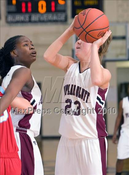 Thumbnail 3 in Poplar Bluff vs Jackson University (Dyersburg Tournament) photogallery.