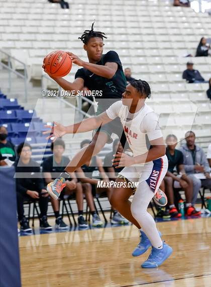Thumbnail 3 in Fort Bend Hightower vs. Lamar (FBISD Invitational) photogallery.