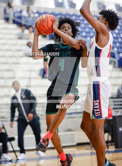 Thumbnail 1 in Fort Bend Hightower vs. Lamar (FBISD Invitational) photogallery.