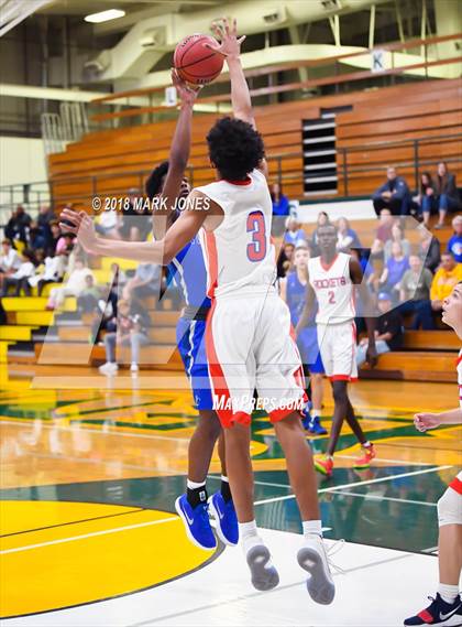 Thumbnail 3 in Valley Christian vs. Moon Valley  (Judy Dixon Tournament) photogallery.