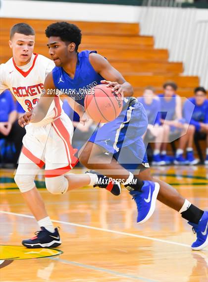 Thumbnail 3 in Valley Christian vs. Moon Valley  (Judy Dixon Tournament) photogallery.