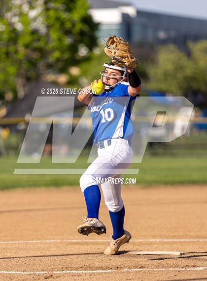 Thumbnail 3 in JV: Rocklin @ Whitney photogallery.