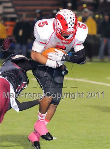 Thumbnail 3 in Maple Heights vs. Trotwood-Madison (OHSAA D2 Final) photogallery.