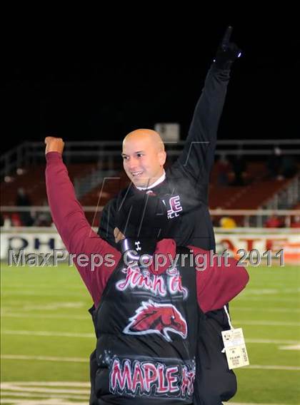 Thumbnail 3 in Maple Heights vs. Trotwood-Madison (OHSAA D2 Final) photogallery.
