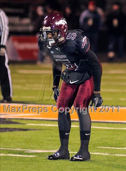 Thumbnail 2 in Maple Heights vs. Trotwood-Madison (OHSAA D2 Final) photogallery.