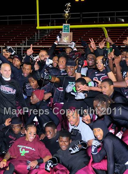Thumbnail 1 in Maple Heights vs. Trotwood-Madison (OHSAA D2 Final) photogallery.