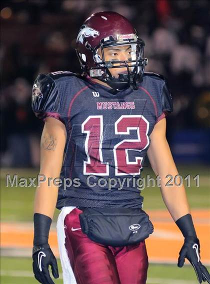 Thumbnail 2 in Maple Heights vs. Trotwood-Madison (OHSAA D2 Final) photogallery.
