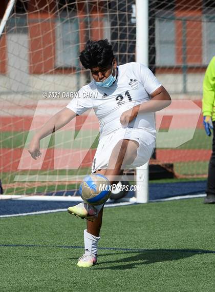 Thumbnail 3 in Arroyo @ Gabrielino photogallery.