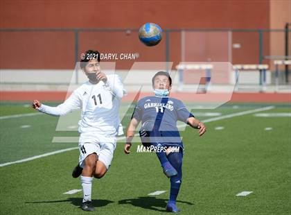 Thumbnail 3 in Arroyo @ Gabrielino photogallery.