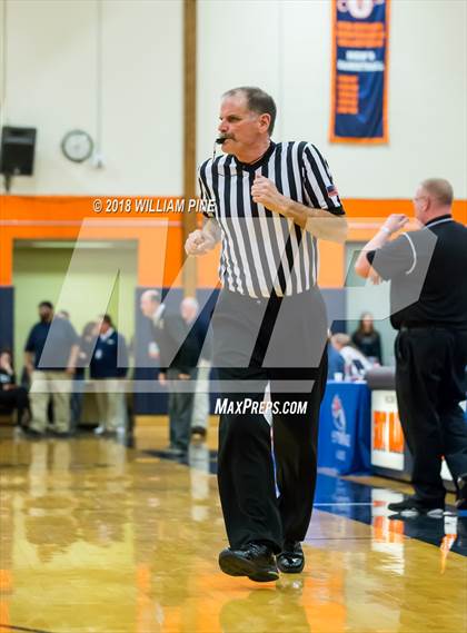 Thumbnail 2 in Elmira vs. Kingston (NYSPHSAA Class AA Regional Semifinal) photogallery.