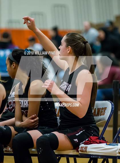 Thumbnail 1 in Elmira vs. Kingston (NYSPHSAA Class AA Regional Semifinal) photogallery.