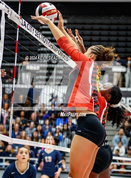 Thumbnail 1 in Taft vs. Venice (CIF LA City Section Open Division Championship) photogallery.