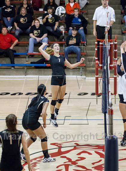 Thumbnail 3 in Shelbyville vs Beech Grove (IHSAA 3A Sectional Round 1) photogallery.