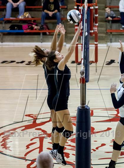 Thumbnail 1 in Shelbyville vs Beech Grove (IHSAA 3A Sectional Round 1) photogallery.