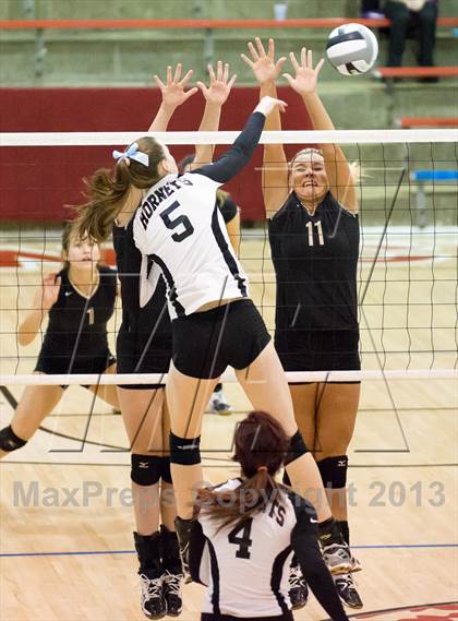 Thumbnail 3 in Shelbyville vs Beech Grove (IHSAA 3A Sectional Round 1) photogallery.
