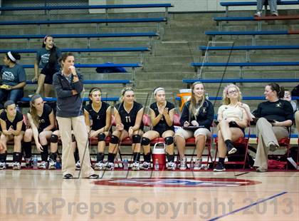 Thumbnail 3 in Shelbyville vs Beech Grove (IHSAA 3A Sectional Round 1) photogallery.