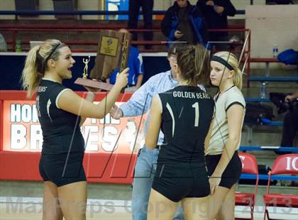 Thumbnail 1 in Shelbyville vs Beech Grove (IHSAA 3A Sectional Round 1) photogallery.