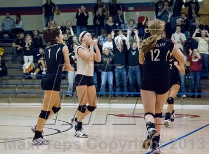 Thumbnail 3 in Shelbyville vs Beech Grove (IHSAA 3A Sectional Round 1) photogallery.