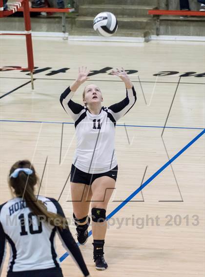 Thumbnail 3 in Shelbyville vs Beech Grove (IHSAA 3A Sectional Round 1) photogallery.