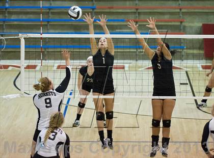 Thumbnail 1 in Shelbyville vs Beech Grove (IHSAA 3A Sectional Round 1) photogallery.