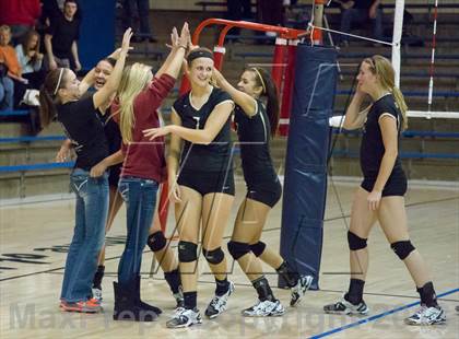 Thumbnail 3 in Shelbyville vs Beech Grove (IHSAA 3A Sectional Round 1) photogallery.