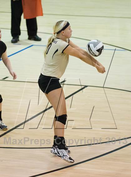 Thumbnail 1 in Shelbyville vs Beech Grove (IHSAA 3A Sectional Round 1) photogallery.