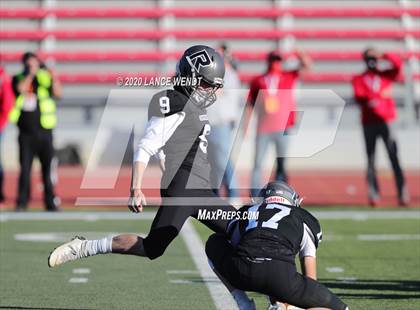 Thumbnail 2 in Durango vs. Roosevelt (CHSAA 3A State Championship) photogallery.