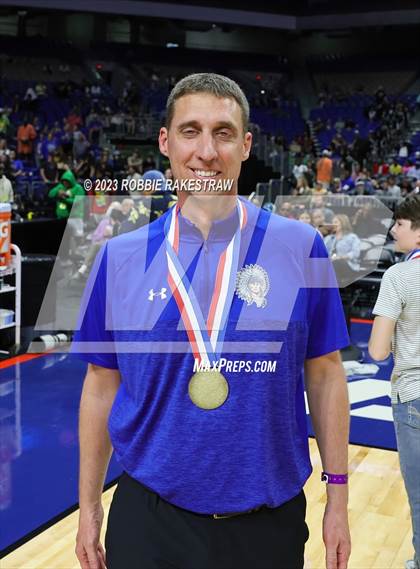 Thumbnail 1 in Lipan vs. LaPoynor (UIL 2A Basketball State Final Medal Ceremony) photogallery.