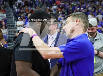 Thumbnail 1 in Lipan vs. LaPoynor (UIL 2A Basketball State Final Medal Ceremony) photogallery.