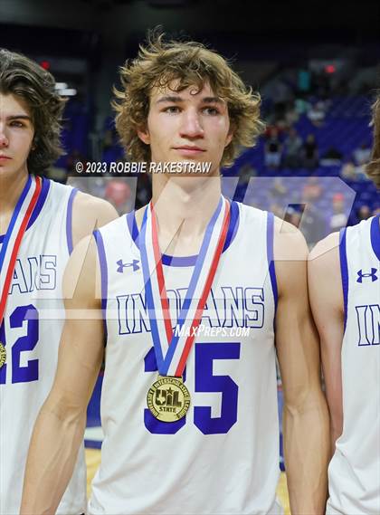 Thumbnail 2 in Lipan vs. LaPoynor (UIL 2A Basketball State Final Medal Ceremony) photogallery.