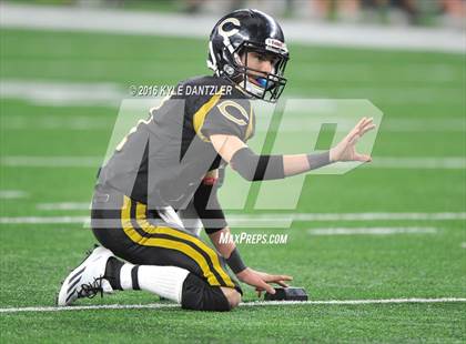 Thumbnail 3 in Refugio vs. Crawford (UIL 2A Division 1 Final) photogallery.