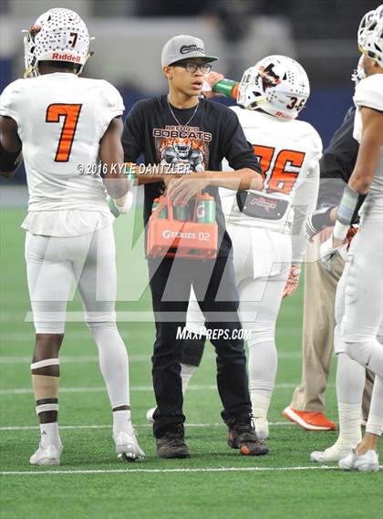 Thumbnail 3 in Refugio vs. Crawford (UIL 2A Division 1 Final) photogallery.