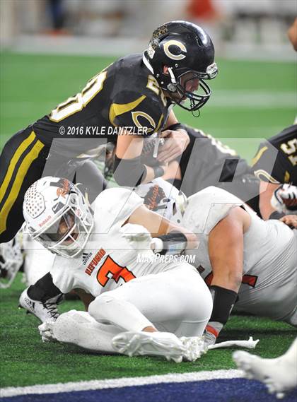 Thumbnail 1 in Refugio vs. Crawford (UIL 2A Division 1 Final) photogallery.