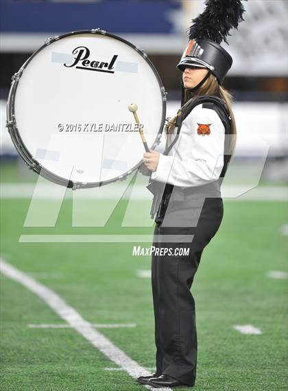 Thumbnail 2 in Refugio vs. Crawford (UIL 2A Division 1 Final) photogallery.