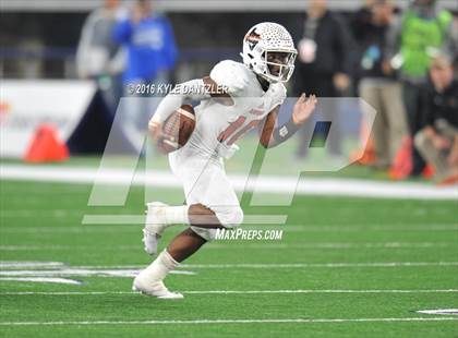 Thumbnail 2 in Refugio vs. Crawford (UIL 2A Division 1 Final) photogallery.