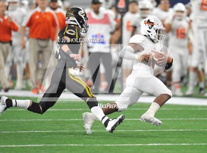 Thumbnail 3 in Refugio vs. Crawford (UIL 2A Division 1 Final) photogallery.