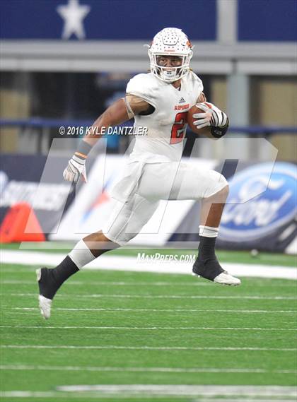 Thumbnail 1 in Refugio vs. Crawford (UIL 2A Division 1 Final) photogallery.