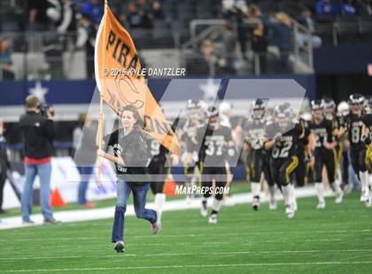 Thumbnail 2 in Refugio vs. Crawford (UIL 2A Division 1 Final) photogallery.