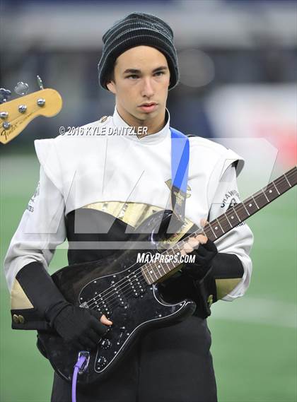 Thumbnail 2 in Refugio vs. Crawford (UIL 2A Division 1 Final) photogallery.