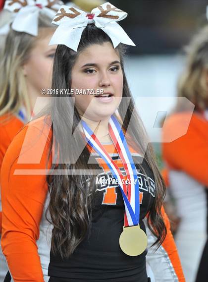 Thumbnail 1 in Refugio vs. Crawford (UIL 2A Division 1 Final) photogallery.