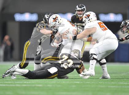 Thumbnail 1 in Refugio vs. Crawford (UIL 2A Division 1 Final) photogallery.