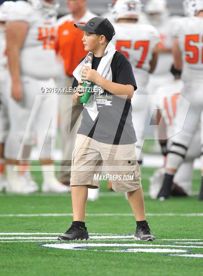 Thumbnail 2 in Refugio vs. Crawford (UIL 2A Division 1 Final) photogallery.