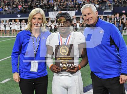 Thumbnail 3 in Refugio vs. Crawford (UIL 2A Division 1 Final) photogallery.