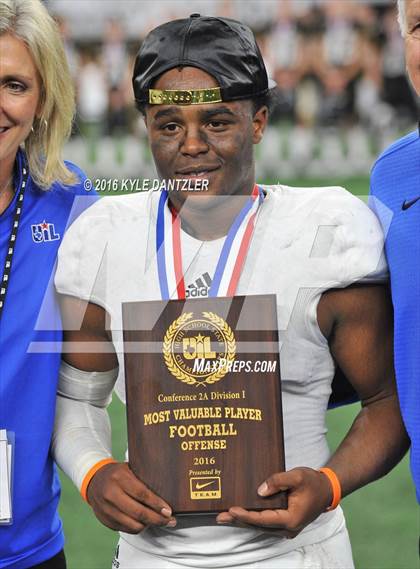 Thumbnail 1 in Refugio vs. Crawford (UIL 2A Division 1 Final) photogallery.